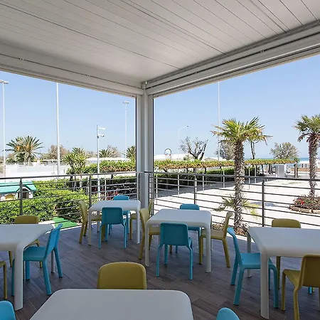 Отель Tritone Сенигаллия