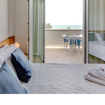 Tritone Отель 3*