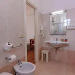 Tritone فندق