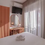 فندق Tritone