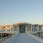فندق Tritone