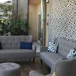 Tritone فندق سينِغاليا