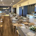 ホテル Tritone 3*