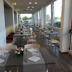 ホテル Tritone 3*