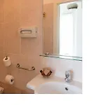 Tritone فندق سينِغاليا